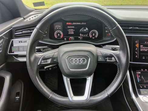 Used 2019 Audi Q8 Premium Plus AWD/4WD image 23