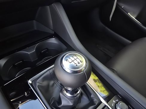 New 2026 MAZDA MAZDA3 2.5 S Hatchback w/ Premium Pkg FWD image 19