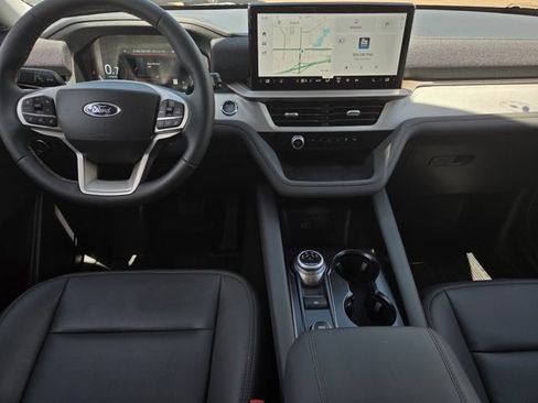 New 2026 Ford Explorer Active w/ Active Comfort Package AWD/4WD image 5