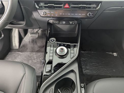 New 2025 Kia Niro EX w/ EX Cold Weather Package image 27