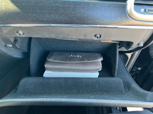 Used 2017 Jeep Grand Cherokee Limited RWD image 23