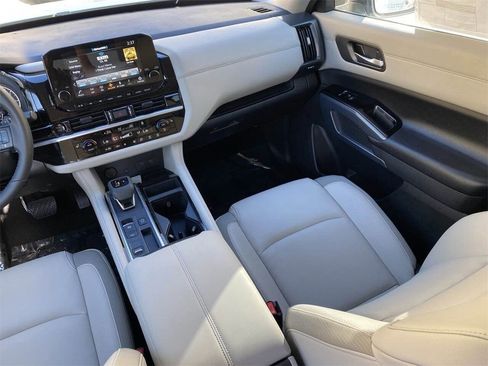 New 2025 Nissan Pathfinder SL image 20