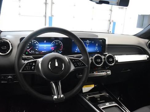 New 2026 Mercedes-Benz GLB 250 4MATIC image 23