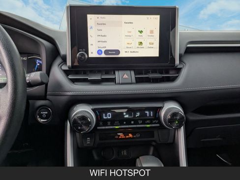 Used 2025 Toyota RAV4 XLE image 17