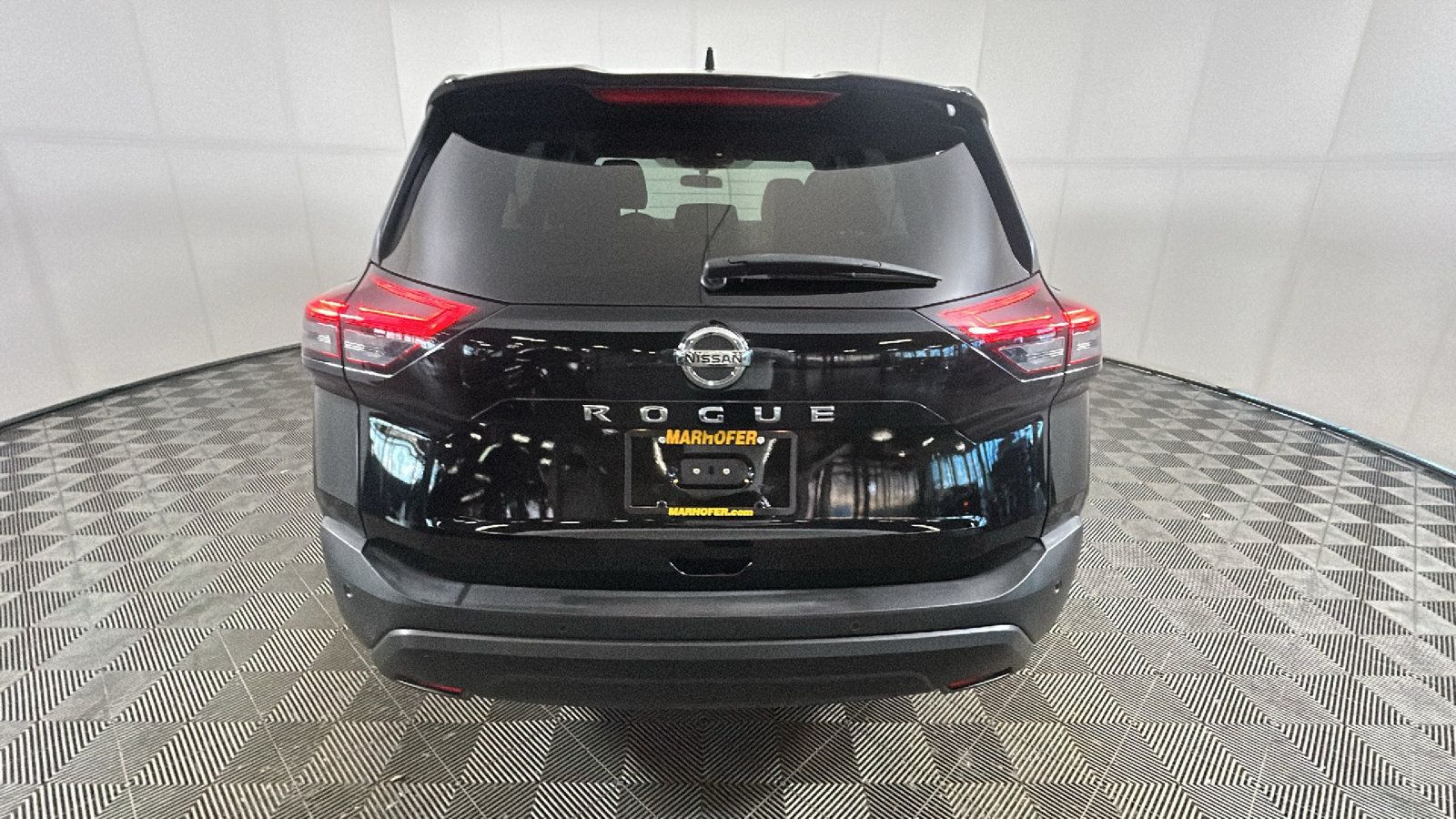 Used 2021 Nissan Rogue S FWD image 3