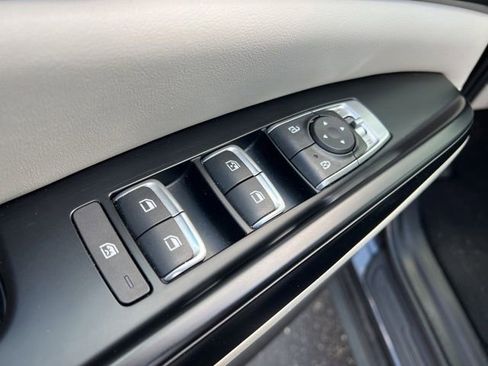 Certified 2024 Kia Carnival LX image 27