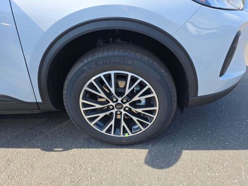 New 2025 Ford Escape SE w/ Class II Trailer Tow Package image 4