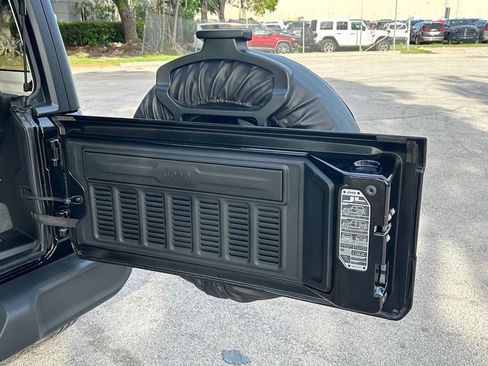 Certified 2025 Jeep Wrangler Unlimited Sport AWD/4WD image 36