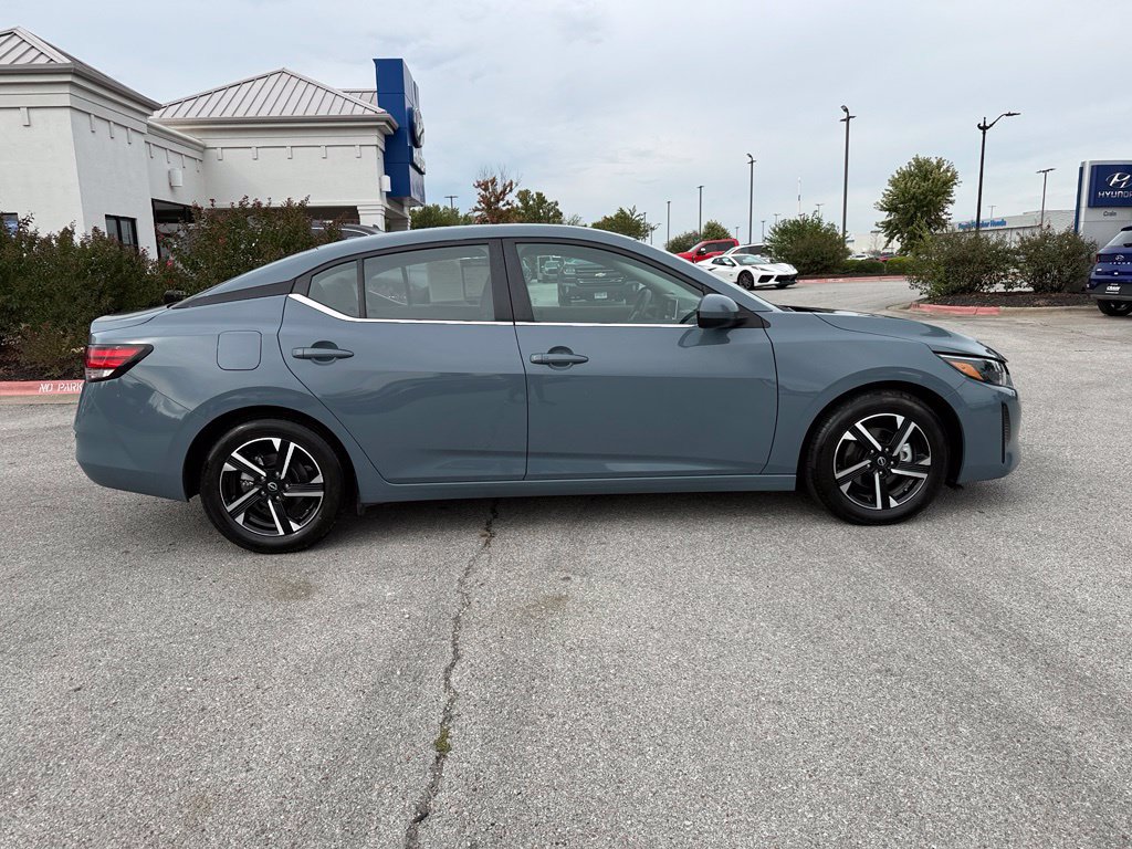 Used 2025 Nissan Sentra SV FWD image 8