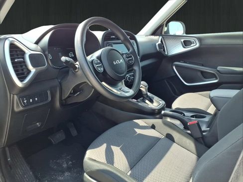 Used 2024 Kia Soul LX w/ Option Group 015 FWD image 19