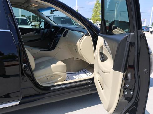 Used 2017 INFINITI QX50 2WD image 17