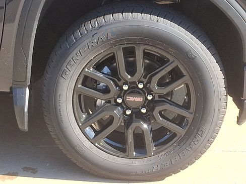 New 2026 GMC Sierra 1500 Elevation image 8