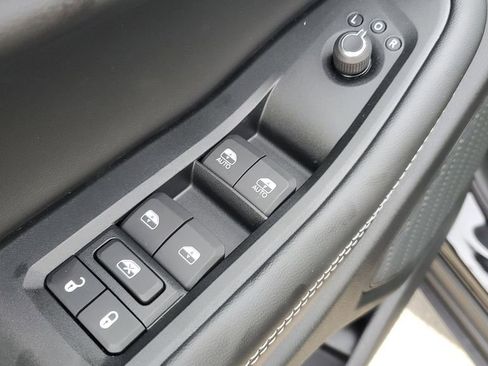 New 2025 Jeep Grand Cherokee Altitude image 21