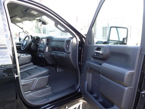 Used 2025 Chevrolet Silverado 2500 Custom w/ Custom Value Package image 27