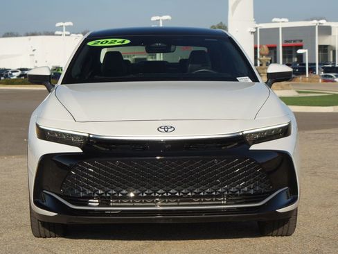 Used 2024 Toyota Crown Platinum image 25