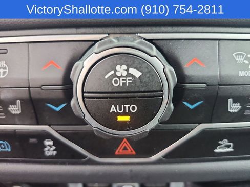 Used 2025 Jeep Wrangler Unlimited Sahara AWD/4WD image 7