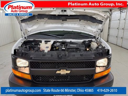 Used 2017 Chevrolet Express 3500 Extended RWD image 22