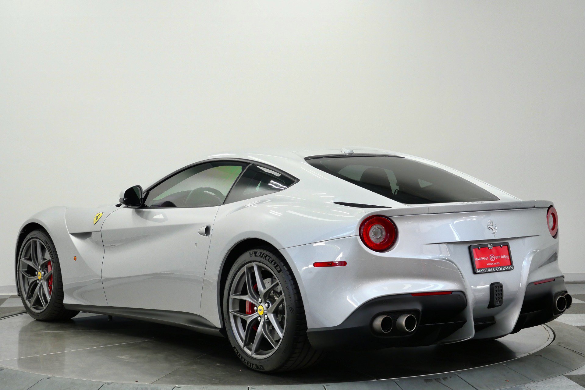 Used 2015 Ferrari F12 Berlinetta RWD image 7