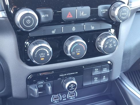 New 2026 RAM 1500 Big Horn AWD/4WD image 13