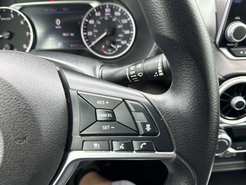 Used 2024 Nissan Sentra SV FWD image 25