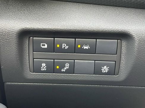 Used 2022 Nissan Kicks S image 19