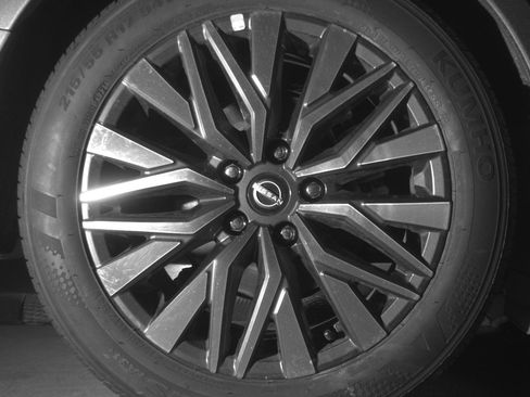 Used 2025 Nissan Altima 2.5 SV image 15