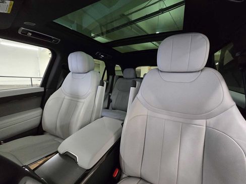 Used 2025 Land Rover Range Rover Sport SE AWD/4WD image 21