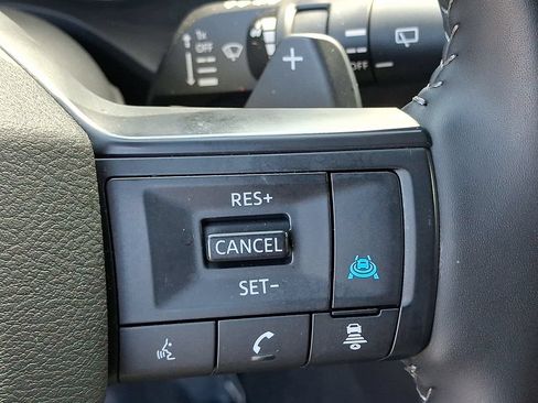 Certified 2025 Nissan Rogue SV AWD/4WD image 22