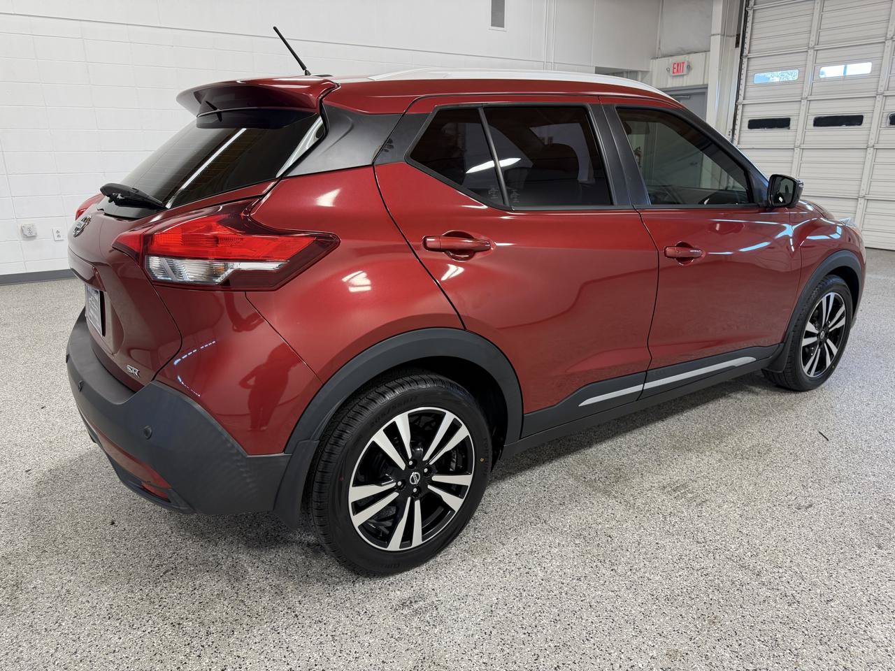 Used 2020 Nissan Kicks SR w/ SR Premium Package FWD image 5