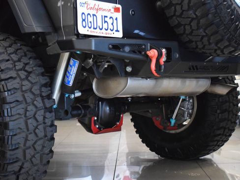 Used 2018 Jeep Wrangler Unlimited Rubicon image 23