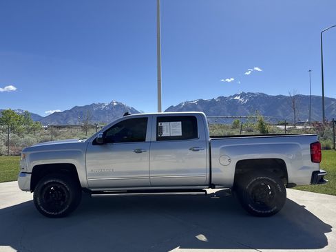 Used 2018 Chevrolet Silverado 1500 LTZ Z71 AWD/4WD image 2