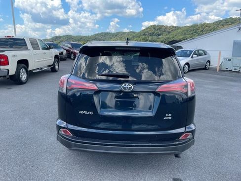 Used 2018 Toyota RAV4 LE image 7