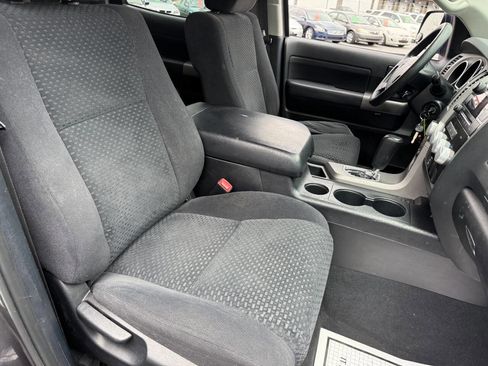 Used 2011 Toyota Tundra 4x4 CrewMax w/ SR5 Pkg image 27