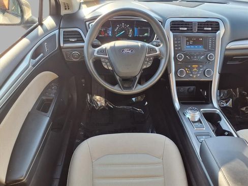 Used 2018 Ford Fusion S image 4