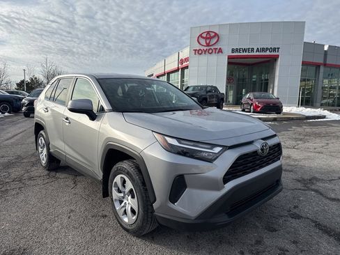 New 2025 Toyota RAV4 LE image 2