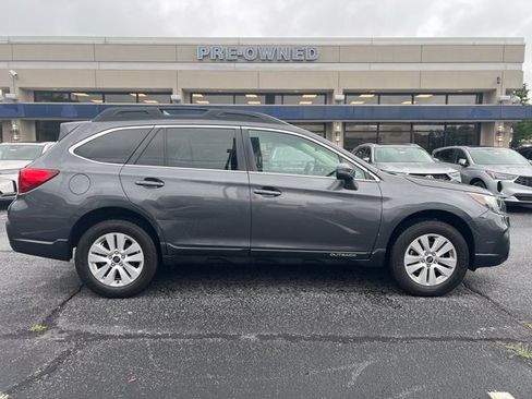 Used 2018 Subaru Outback 2.5i Premium AWD/4WD image 6