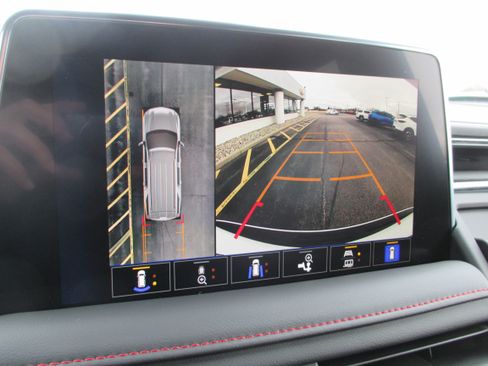 Used 2024 Chevrolet Suburban RST w/ Luxury Package image 24