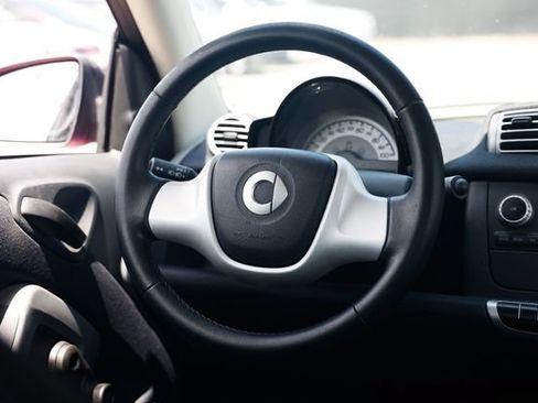 Used 2012 smart fortwo pure RWD image 22