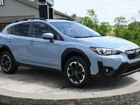 Used 2023 Subaru Crosstrek 2.0i Premium AWD/4WD image 3