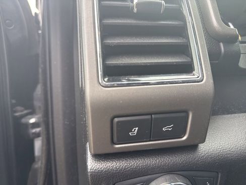 Used 2019 Ford Expedition XLT w/ Equipment Group 202A image 22