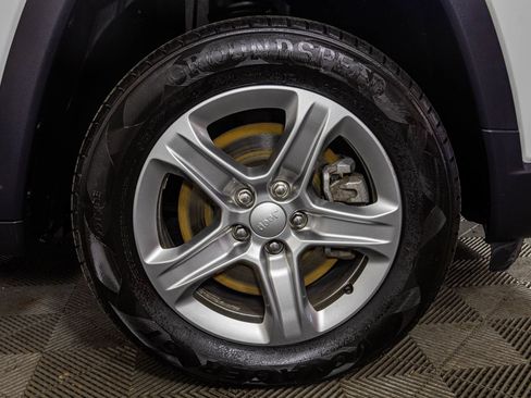 Used 2023 Jeep Compass Latitude AWD/4WD image 49