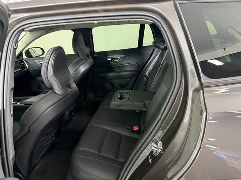 Used 2025 Volvo V60 B5 Cross Country Plus AWD/4WD image 23