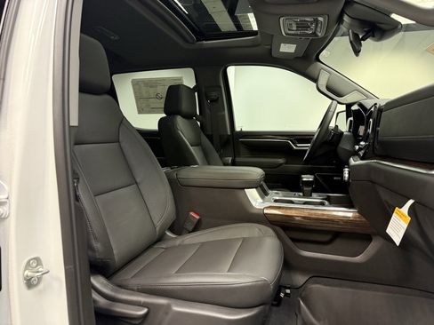 New 2026 GMC Sierra 1500 Elevation image 14