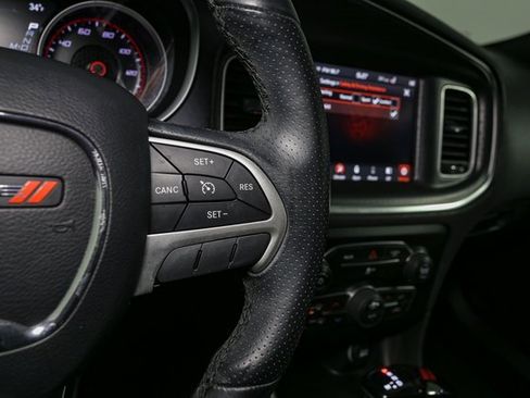 Used 2017 Dodge Charger SXT image 30