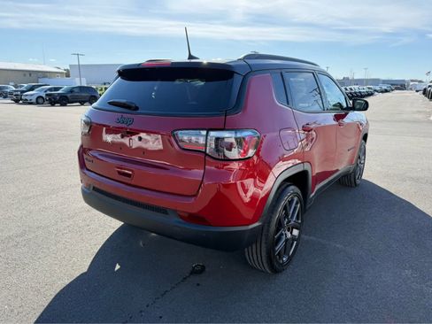 Used 2026 Jeep Compass Limited AWD/4WD image 9