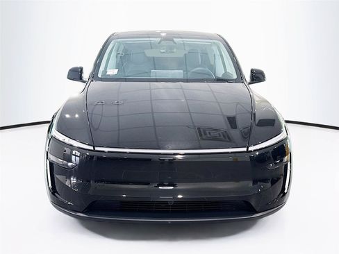 Used 2026 Tesla Model Y 2WD image 25