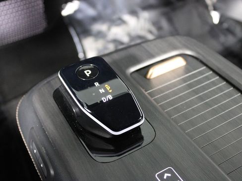 Used 2024 Nissan Ariya FWD image 24