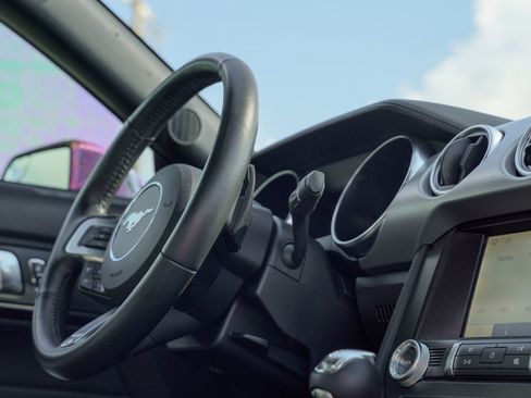 Certified 2020 Ford Mustang Premium RWD image 23