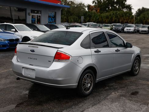 Used 2010 Ford Focus SE image 11