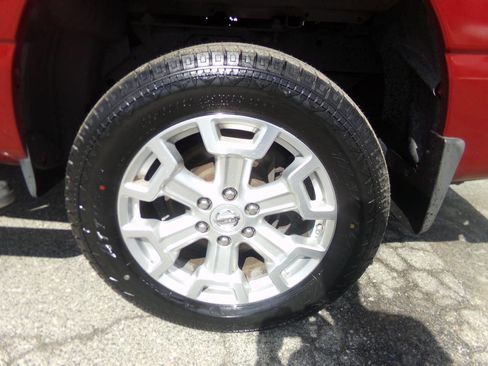 Used 2019 Nissan Titan SL image 20